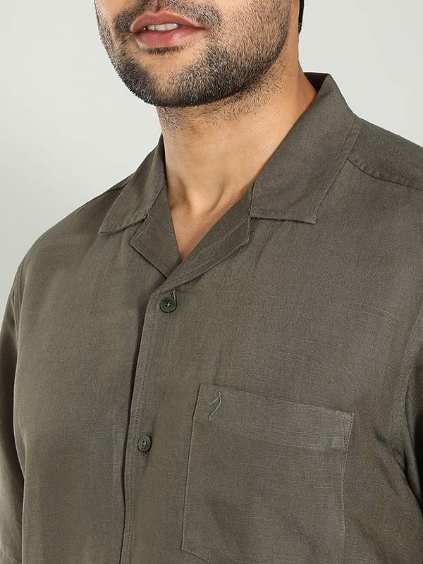 Indian Terrain Men's Regular Fit Half Sleeve Solid Green Shirt